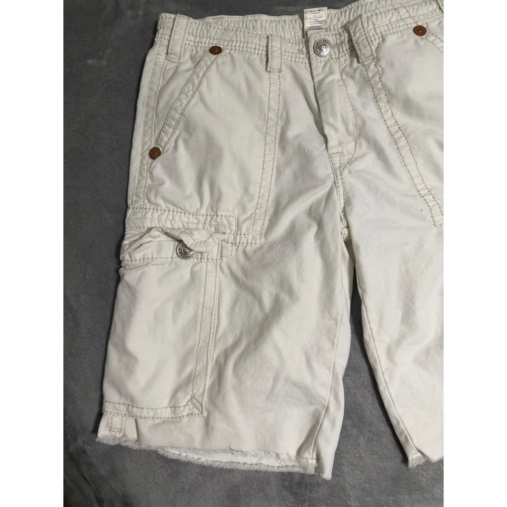 True Religion Cargo Shorts Mens 34 Off White Relaxed Fit Raw Hem Contrast Stitch